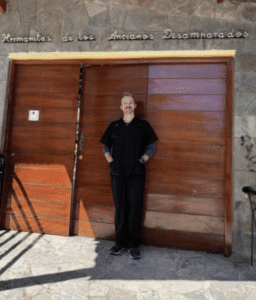 Nicholas Lehman, MD ’28, at El Centro Gerontológico, La Recoleta in Cusco, Peru